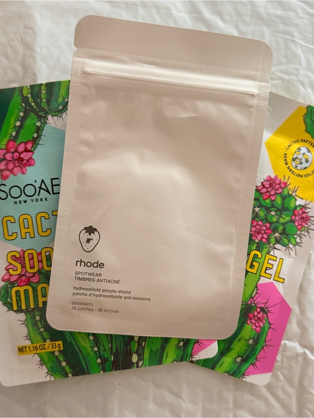 rhode | Strawberry Spotwear 36 Patches + 2 Soo’AE Cactus Soothing GelMasks | New